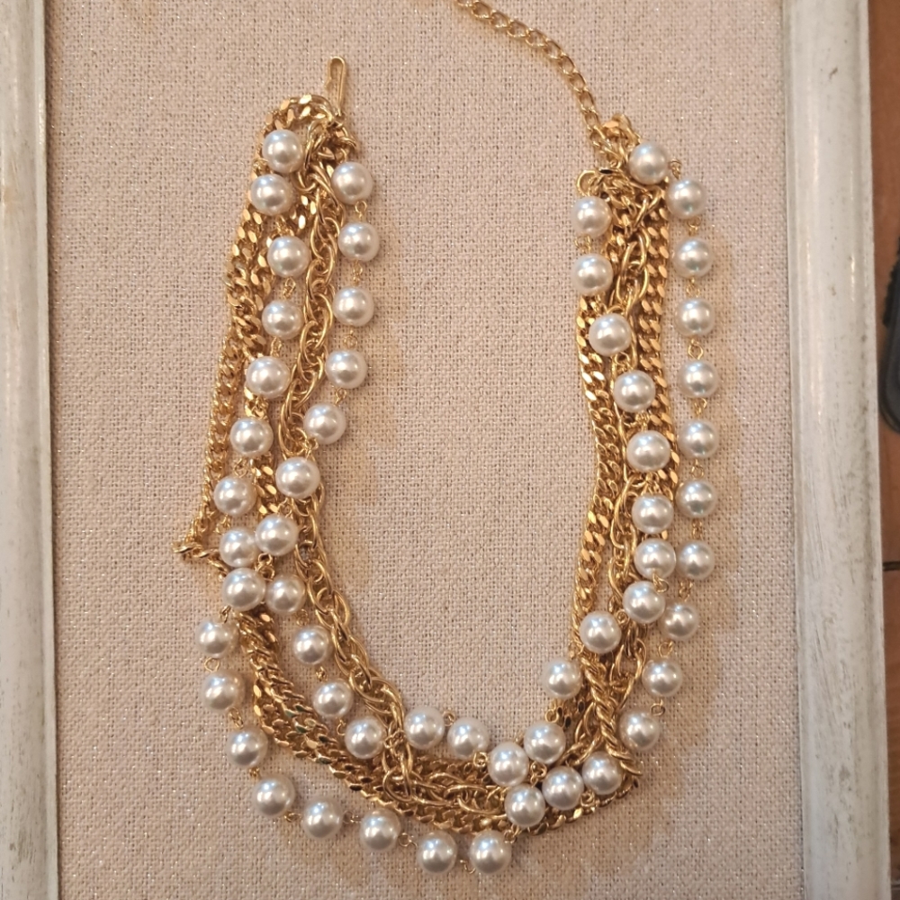 18" Five strand necklace of pearl and multi style gold chain